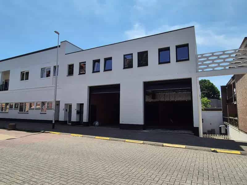 Ruim opslagplaats te Genk centrum