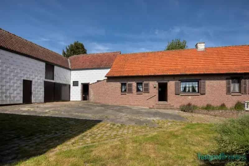 Unieke Renovatiekans met Ontwikkelingspotentieel in Horebeke