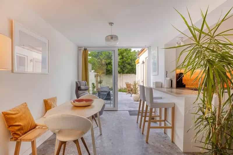Energiezuinige woning met zicht op de duinen.