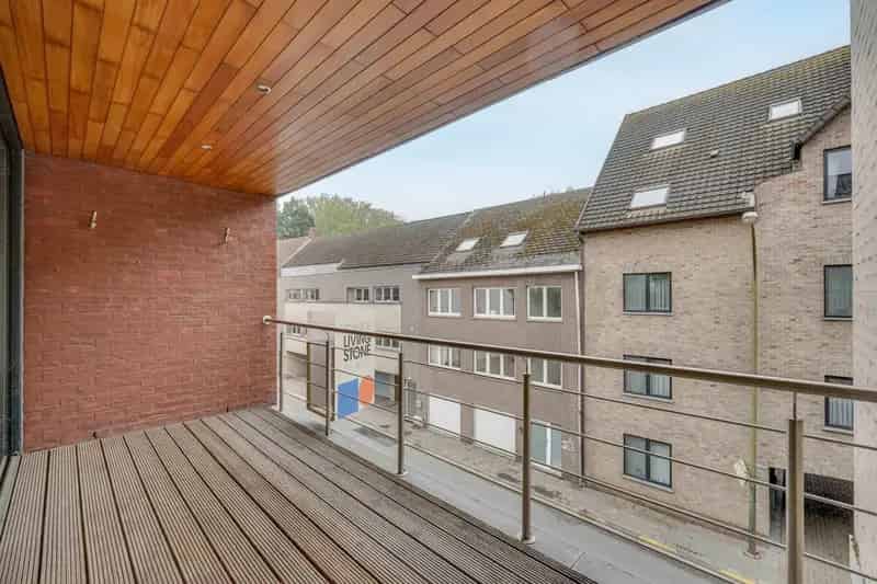 Ruim appartement met 3 slaapkamers, kelderberging en staanplaats
