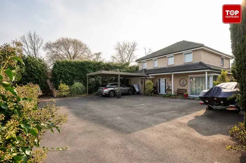 Ruime alleenstaande villa met 3 slaapkamers en tuin van 1001m².