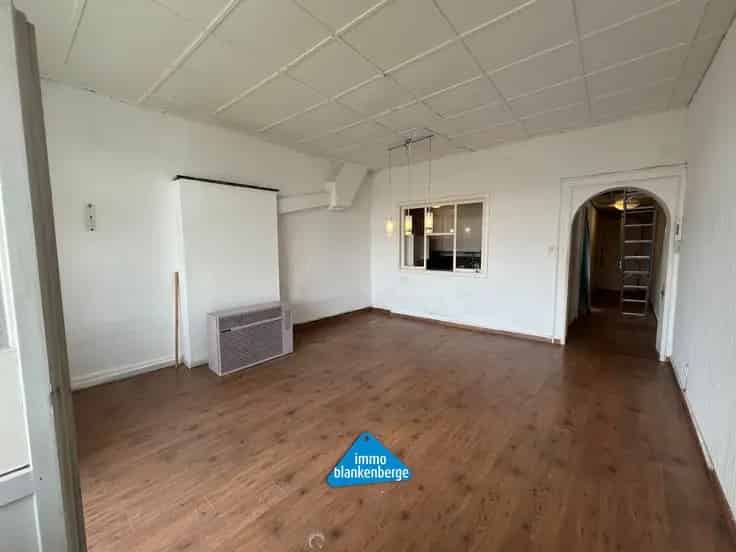 Appartement Te Koop: 1 Slaapkamer, Zolder, Kust, Renovatie