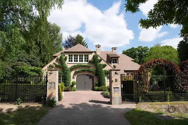 Huis te huur Koningshof 5 slaapkamers 2 badkamers tuin garage