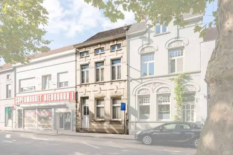 Te renoveren burgerwoning met enorm potentieel in hartje Roeselare