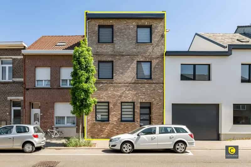 4 Slaapkamers en Parkeerplaats