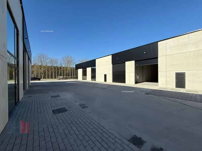 Nieuwbouw bedrijfsgebouw te huur in Kmo-Units Meersbloem Oudenaarde