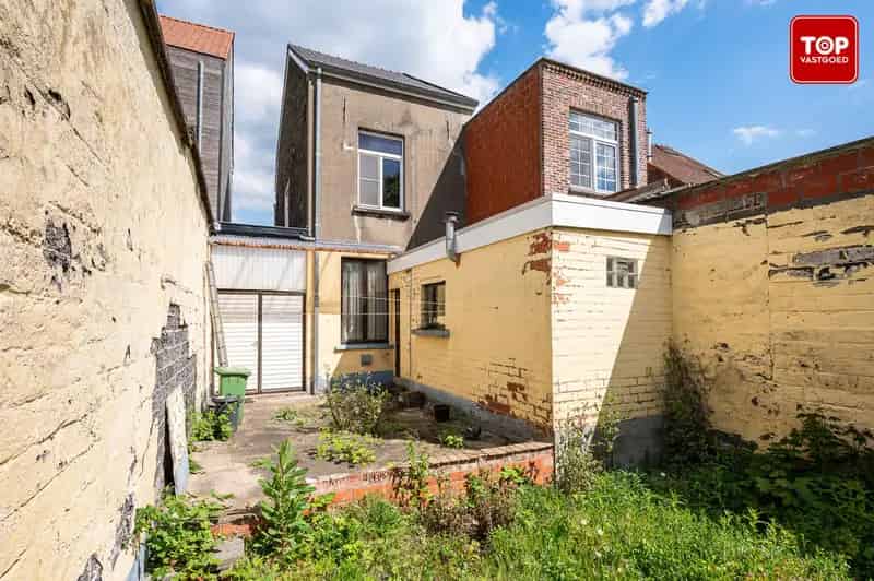 Te renoveren starters woning met 4 slaapkamers