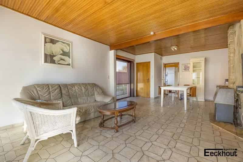 Knusse woning te Gistel met tuin, terras, garage en 3 slaapkamers