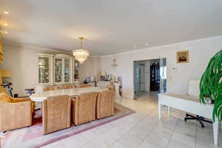 Ruime Luxe appartement in hartje Brasschaat