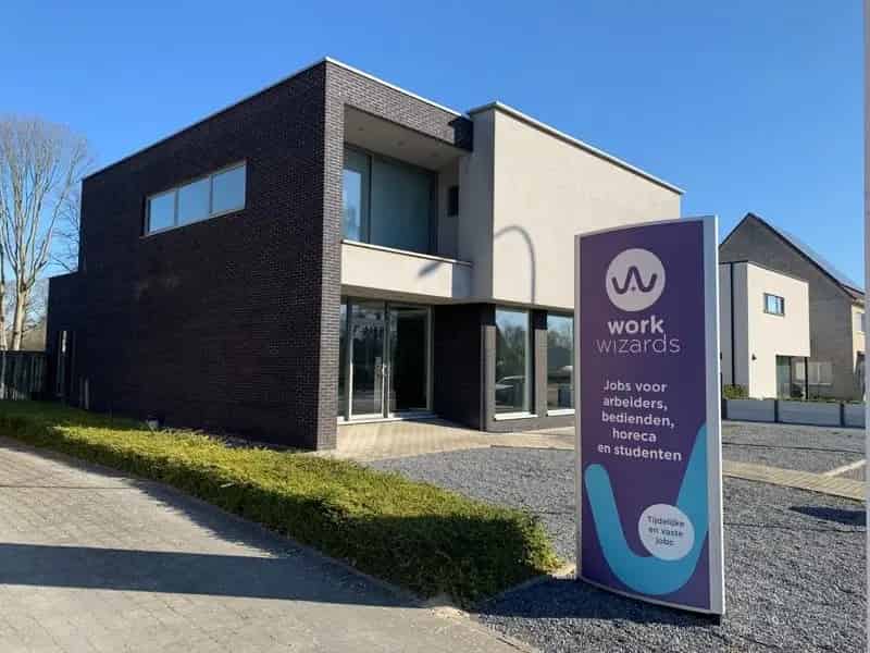 Multifcufunctioneel gebouw met #handelsgelijkvloers #opslagruimte #studio en #appartement op zichtlocatie
