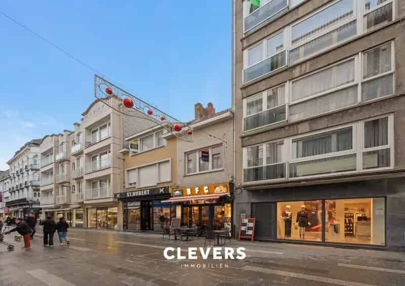 Handelspand in de befaamde winkelwandelstraat gelegen