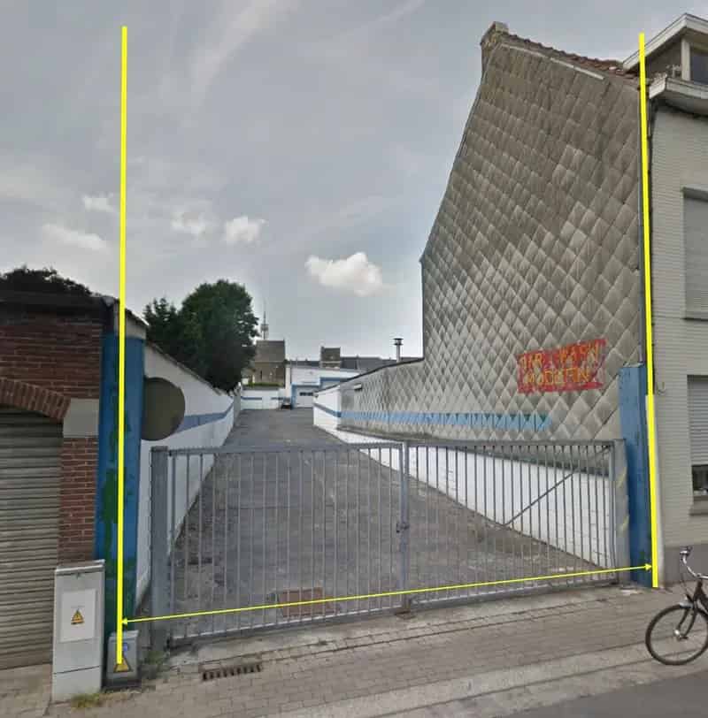 Projectgrond 1200 m², met twee inritten