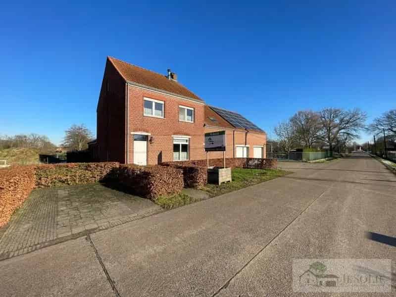 Landelijke woning op 90a85ca - met vergunde stallen