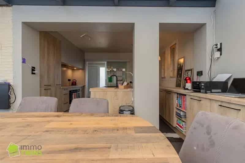 Instapklare, vrijstaande woning met prachtige tuin te Zele