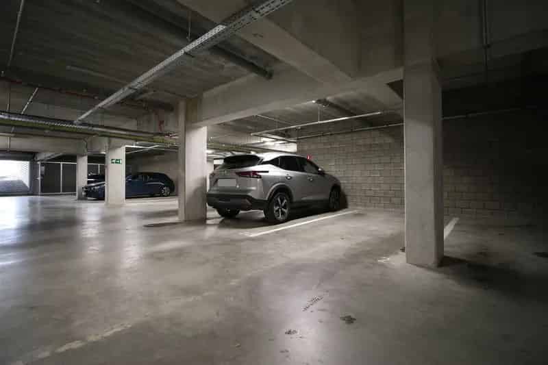Ondergrondse autostaanplaats en kelderberging