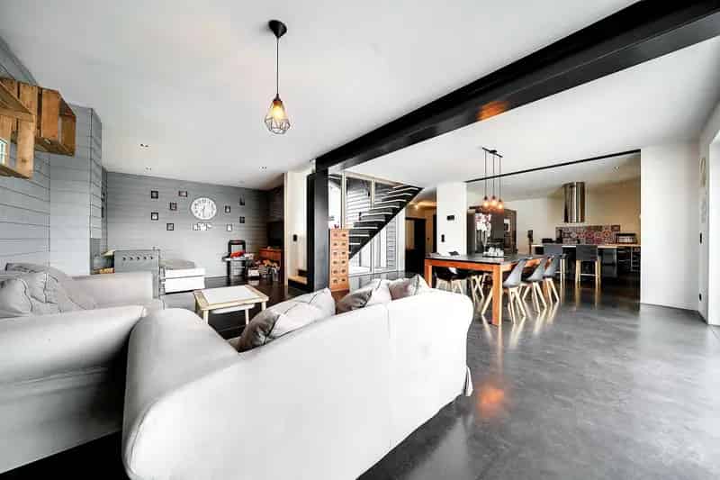 Huis met vijf slaapkamers in Zétrud-lumay