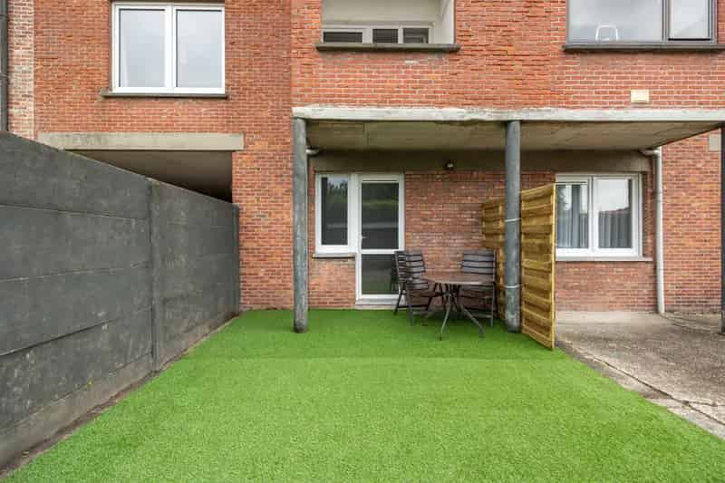Gelijkvloers Appartement 2 Slaapkamers Garage Te Koop