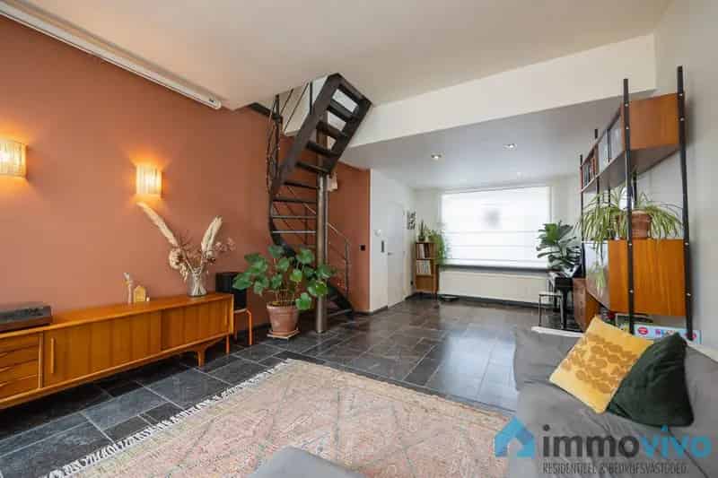 Huis te koop Kontich: Lichtrijke woning met tuin, garage en laadpaal