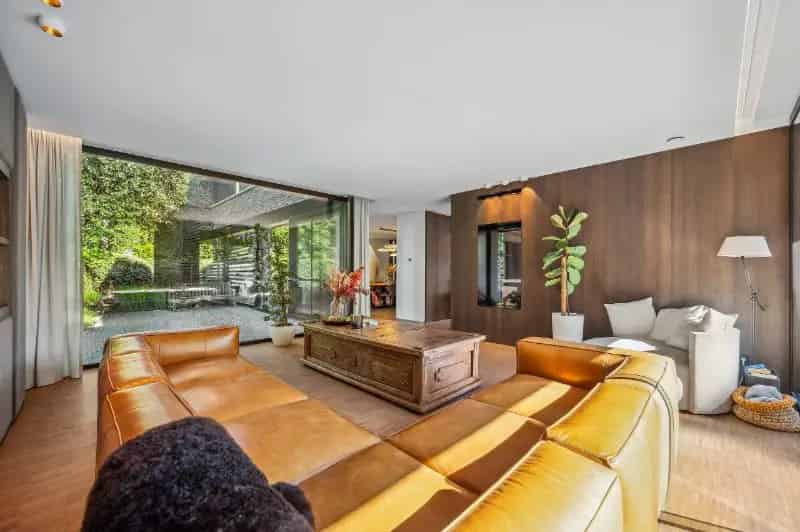 Exclusieve architecturale moderne villa van 532m² op 15 are