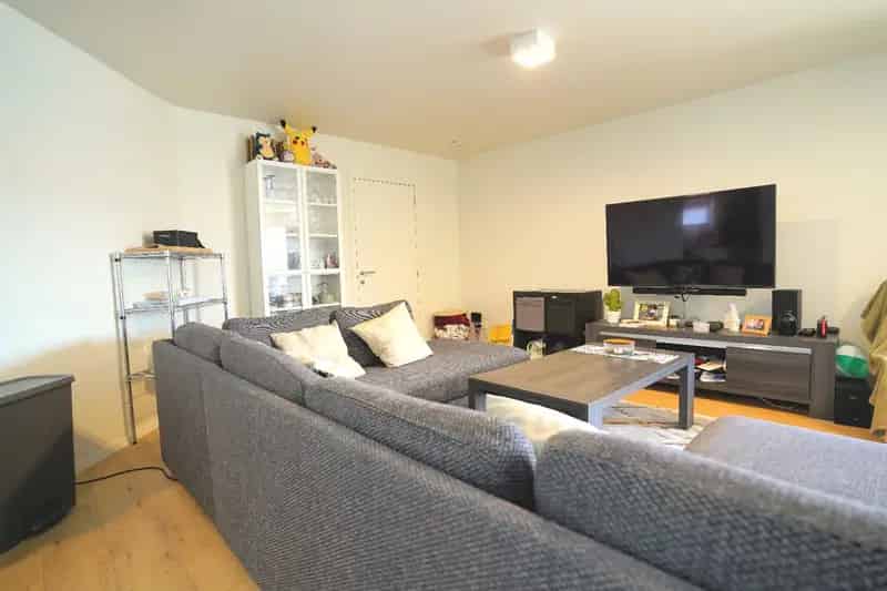 Appartement te huur: Duplex 2 slaapkamers, terras, gerenoveerd
