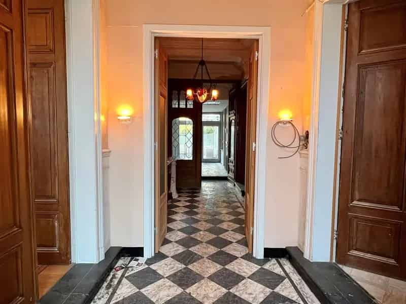 Karaktervol herenhuis met royale woonoppervlakte en tuin