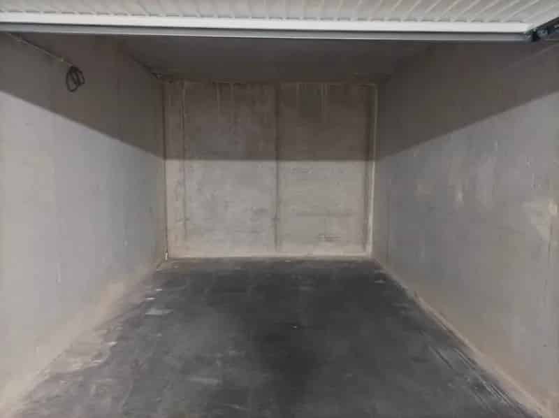 Gesloten garagebox op centrale ligging