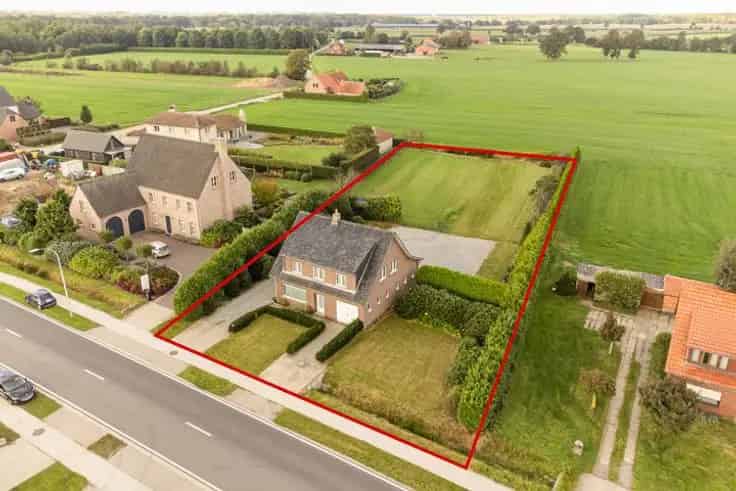Huis Te Koop Merksplas: Ruime woning te renoveren