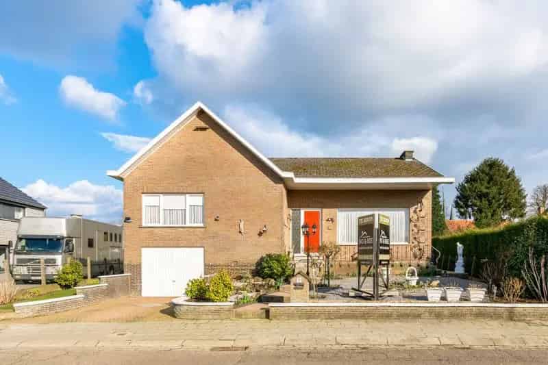 Rustig gelegen, goed onderhouden woning op 6are