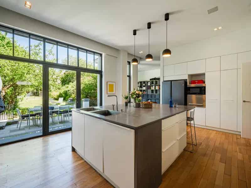 Huis te huur Ukkel Cavell 460m² 5 slaapkamers tuin garage