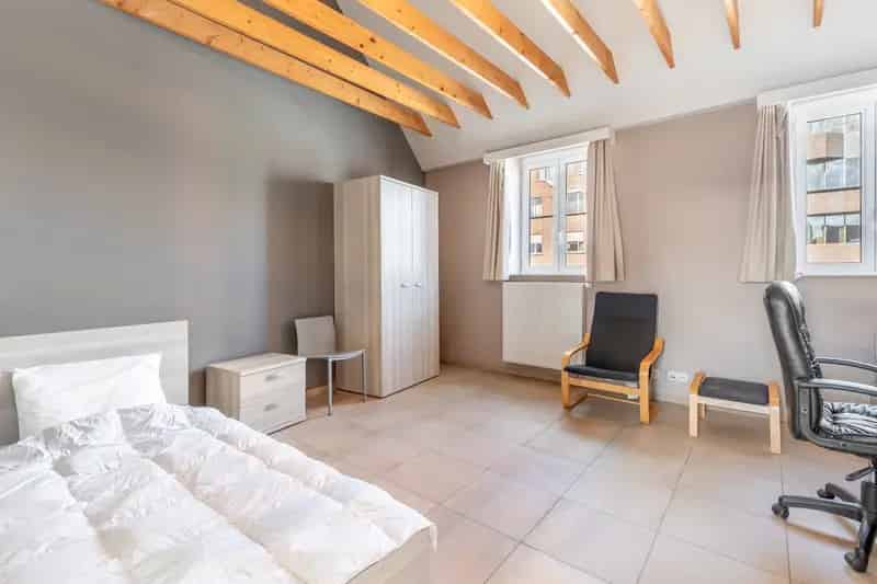 Comfortabele, gemeubelde studentenkamers.