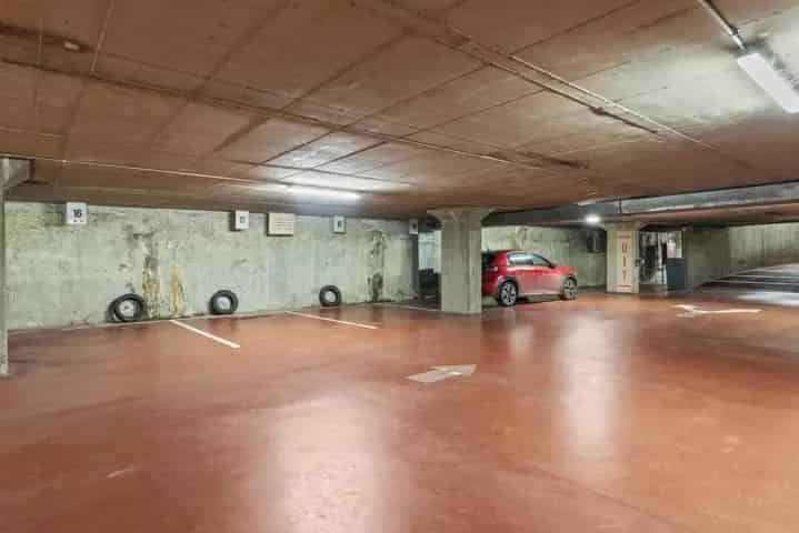 Overdekte parkeerplaats te koop in Sint-Niklaas