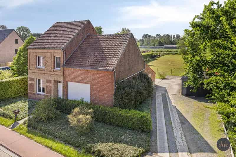 Zuidgericht perceel van 28a65ca met instapklare woning