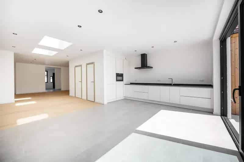 Vernieuwde gezinswoning met 4 slpks in hartje Brasschaat