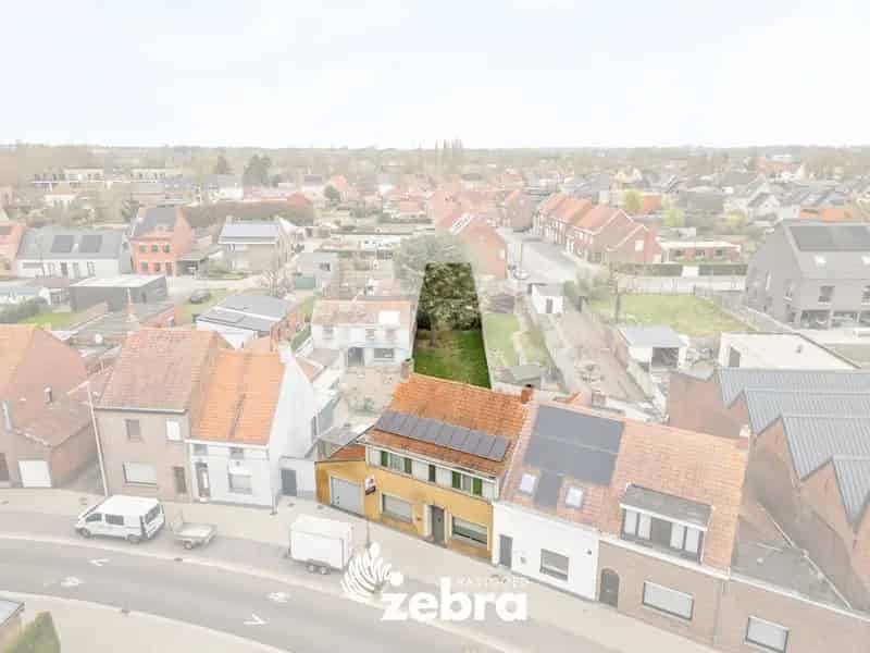 Instapklare woning met 4 slaapkamers en tuin te Oostrozebeke!