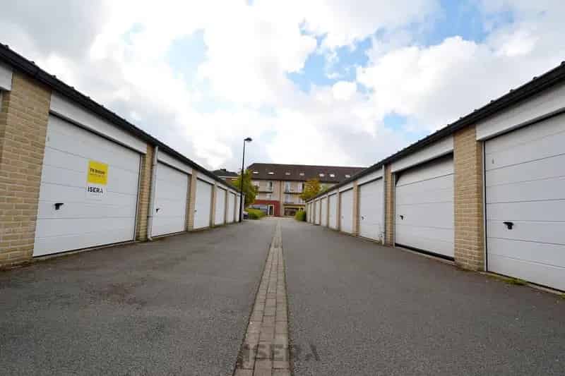 Garagebox in perfecte staat op TOPlocatie in Sint-Andries