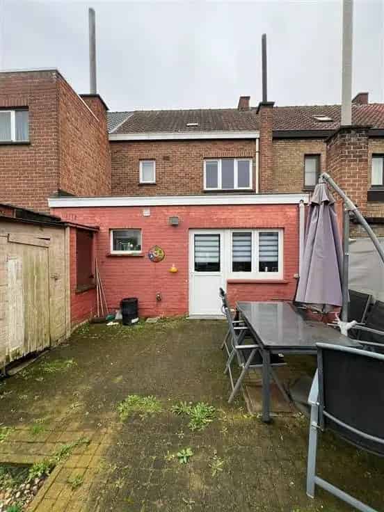 Huis Te Koop Wondelgem: Op te knappen woning met tuin