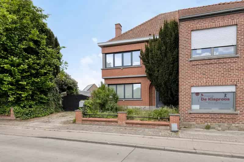 immo DAVID stelt voor: ruime woning met 2 garages en atelier