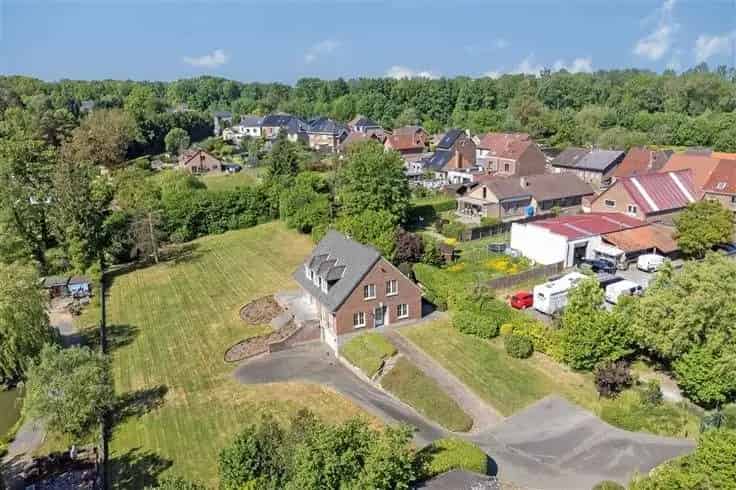 Ruime Villa 5 Slaapkamers Te Huizingen