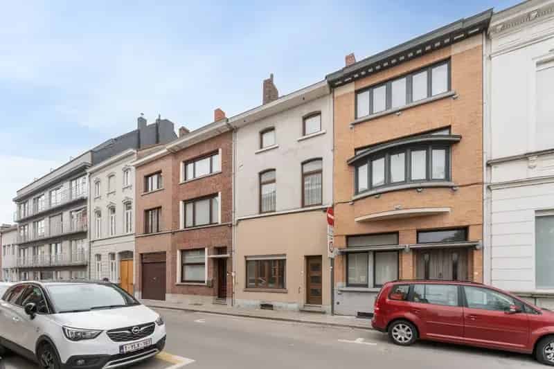 Ruime te renoveren woning met potentieel in hartje Kortrijk