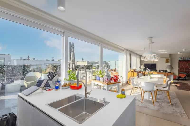 Exclusief penthouse appartement met 3 slpk en zonovergoten terrassen op een zucht van de zee