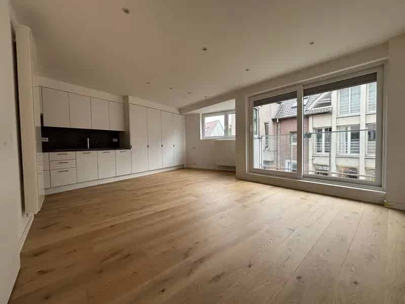 Appartement te huur Wingene: 1 slaapkamer, terras, berging, parking