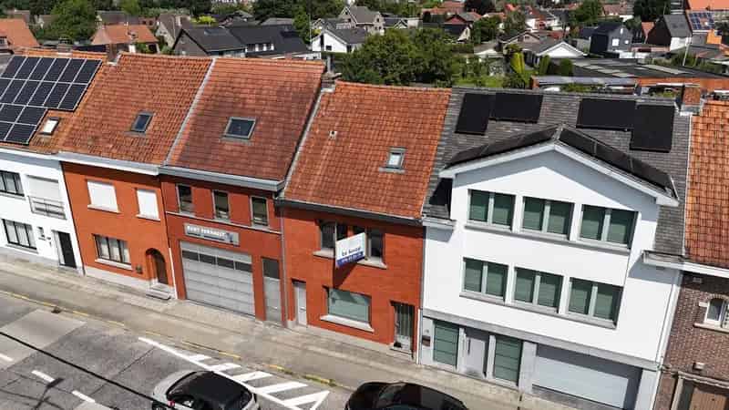Gezellige rijwoning te koop in Harelbeke!