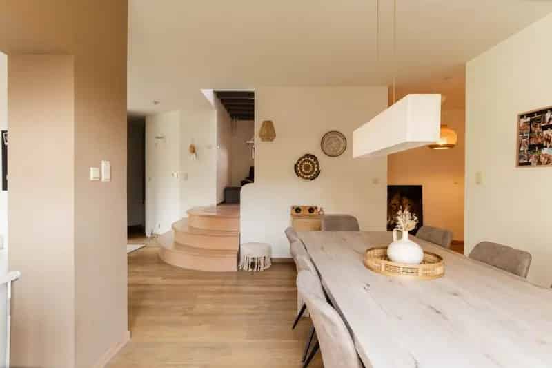 Instapklare villa op 817 m² met ruime tuin in Zeveneken (Lochristi)