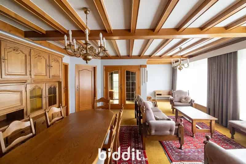 GUNSTIG GELEGEN WONING (HOB)