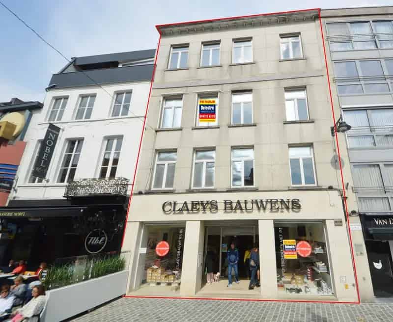 MODERN COMMERCIEEL GEBOUW LANGE ZOUTSTRAAT NAAST NOBEL