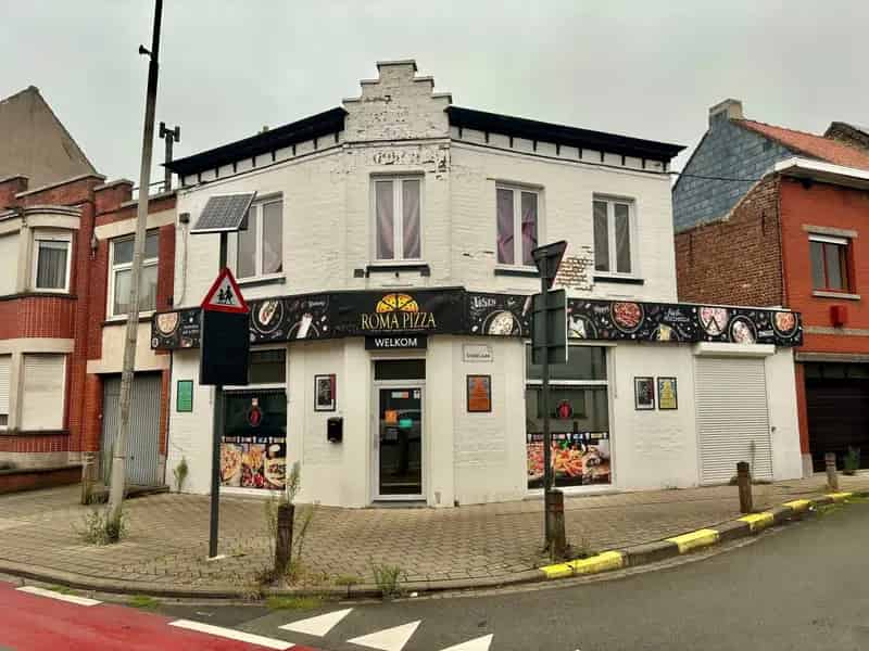 Commercieel pand met appartement op toplocatie tussen Heule en Kortrijk
