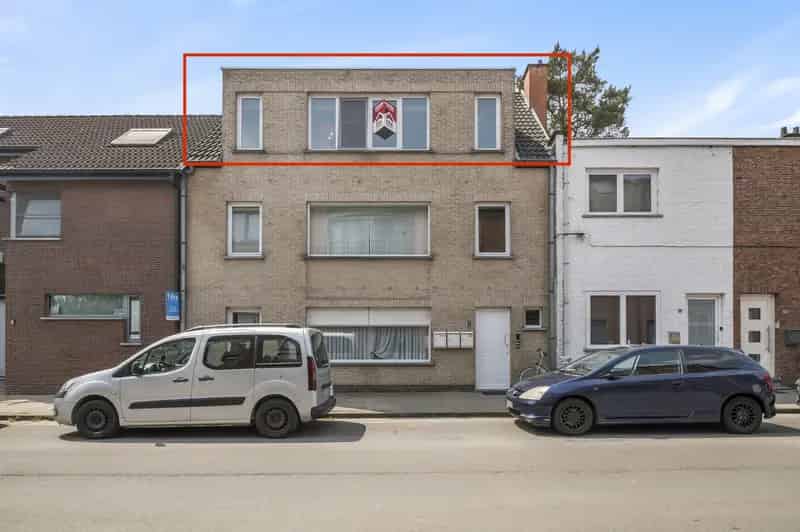 Appartement te huur Hamme: Instapklaar dakappartement met terras