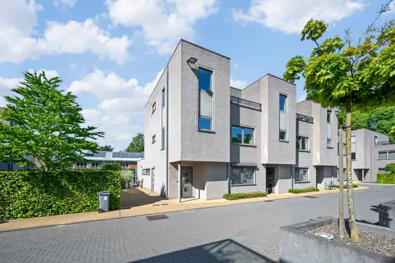 Triplex Woning te Koop Belsele - Instapklaar met Garage en Terras