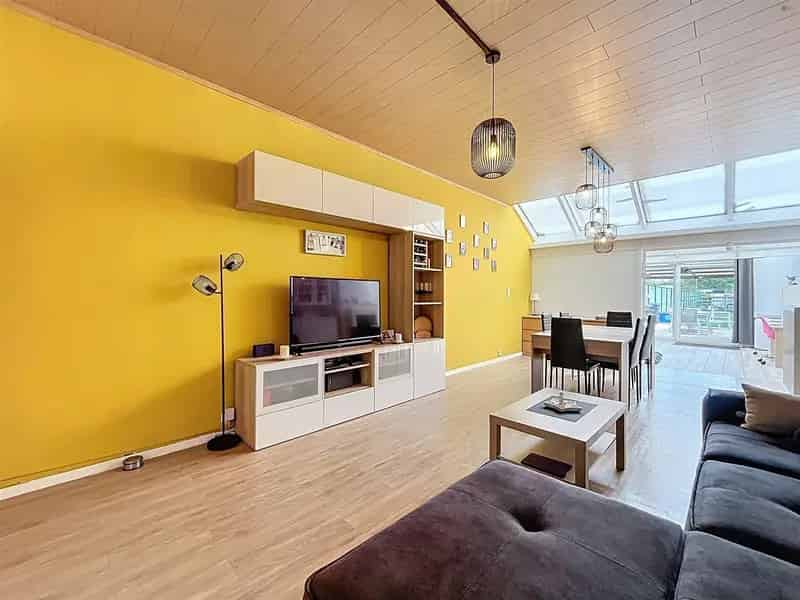 instapklare gezinswoning met 3 slaapkamers en prachtige tuin op perceel van 320m²