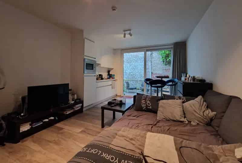 Gelijkvloerse Studio met Terras en Eigen Sanitair